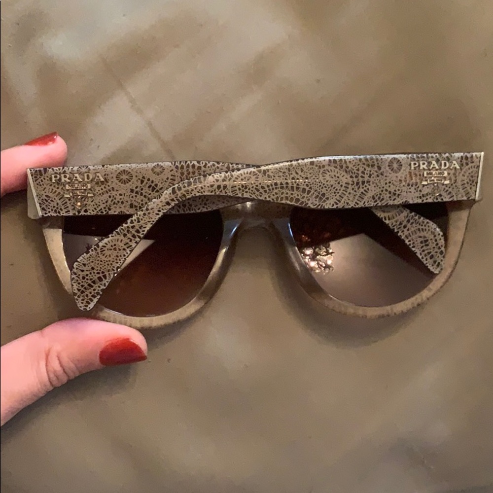 Prada sunglasses - Picture 2 of 7